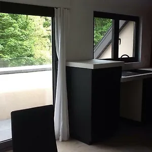 https://akker-duplex.brusselshotelsbook.com